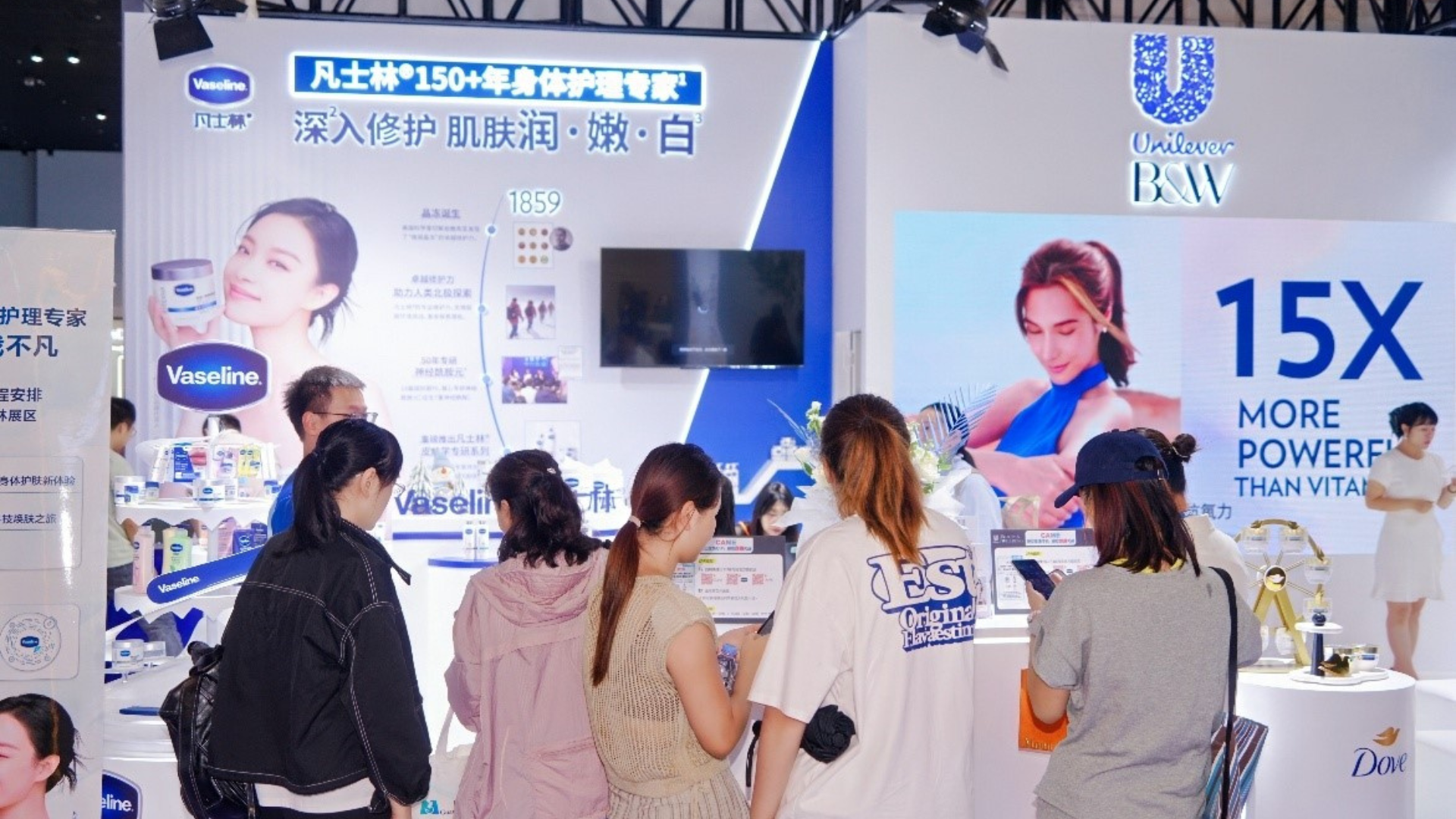 百年身体护理品牌凡士林®革新身体护理体验